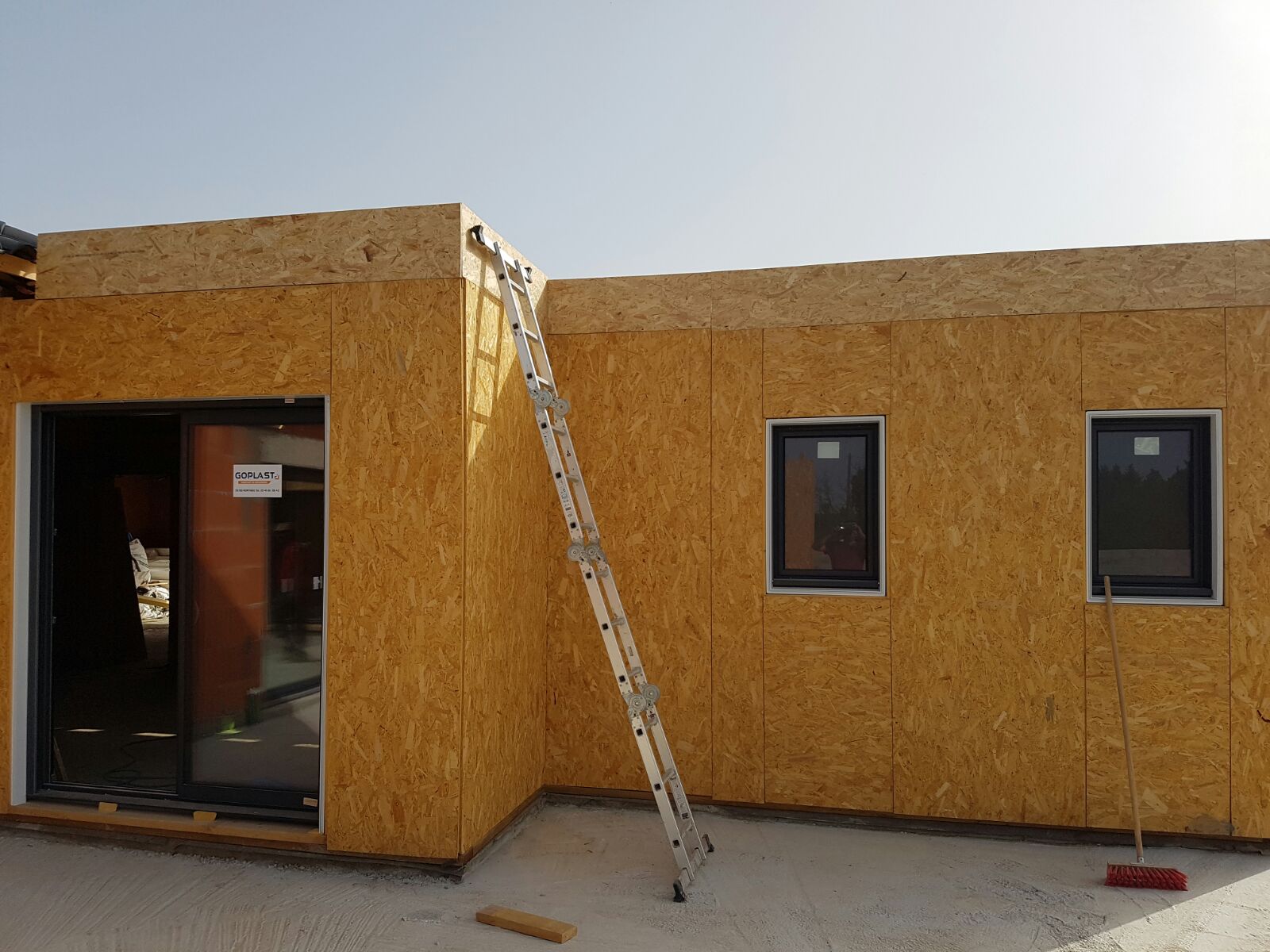 Auto construction de maison individuelle et maisons prêtes à finir